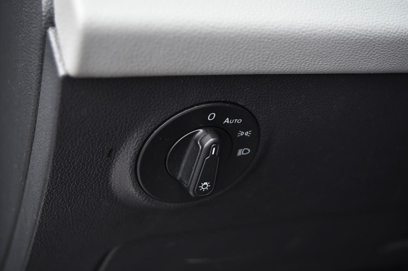 Volkswagen Taos Vehicle Image 10