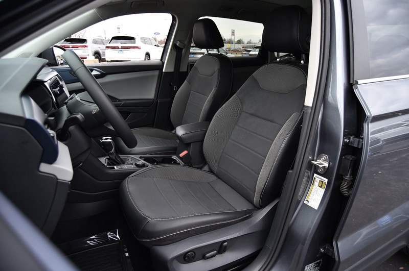 Volkswagen Taos Vehicle Image 19