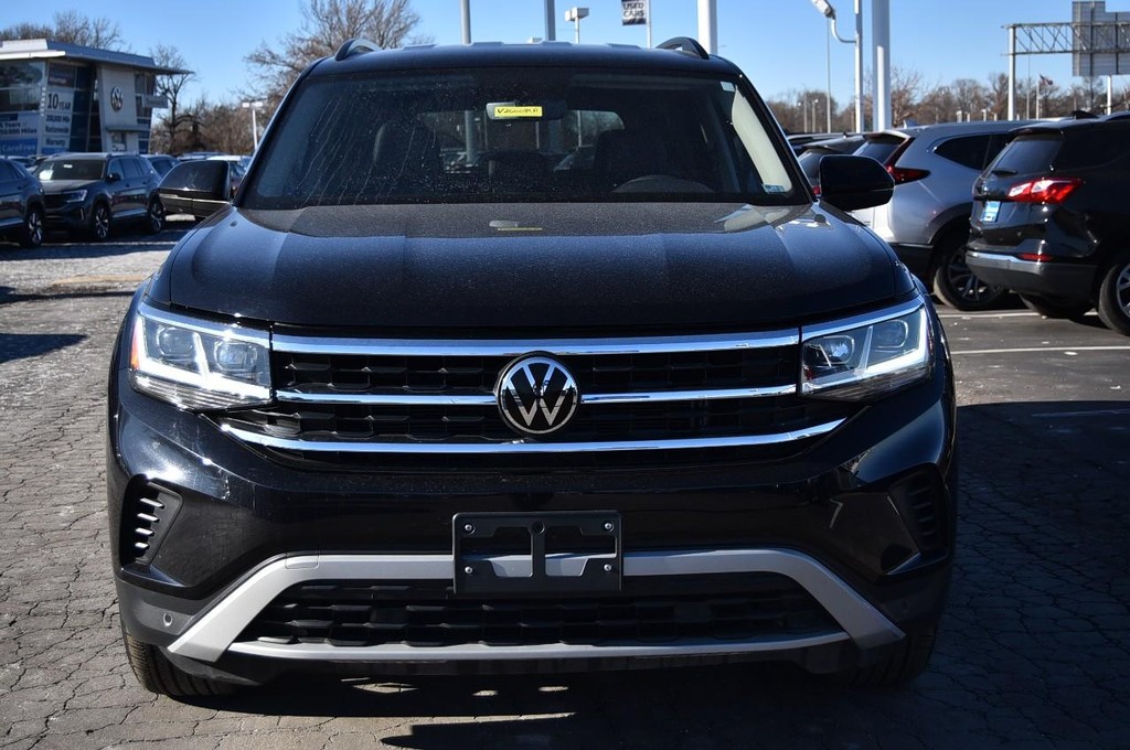 Volkswagen Atlas Vehicle Full-screen Gallery Image 4