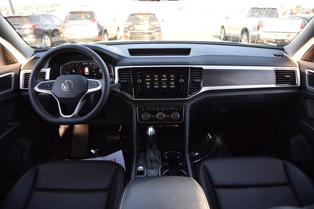 Volkswagen Atlas Vehicle Full-screen Gallery Image 7