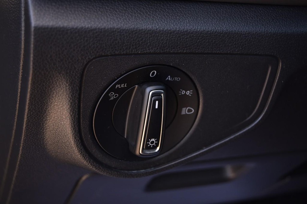 Volkswagen Atlas Vehicle Full-screen Gallery Image 11