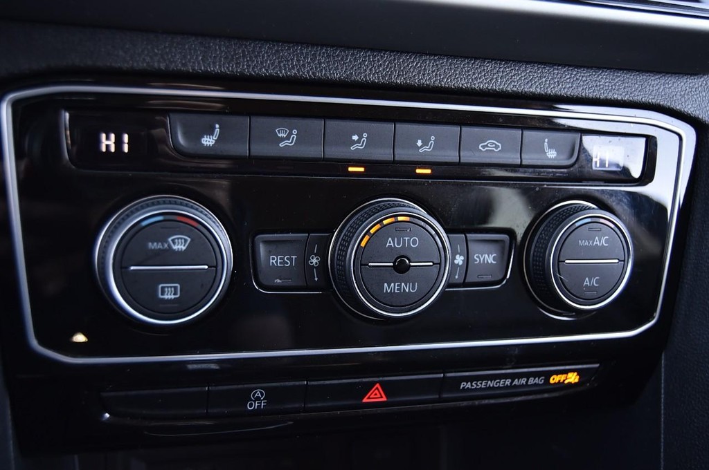 Volkswagen Atlas Vehicle Full-screen Gallery Image 15