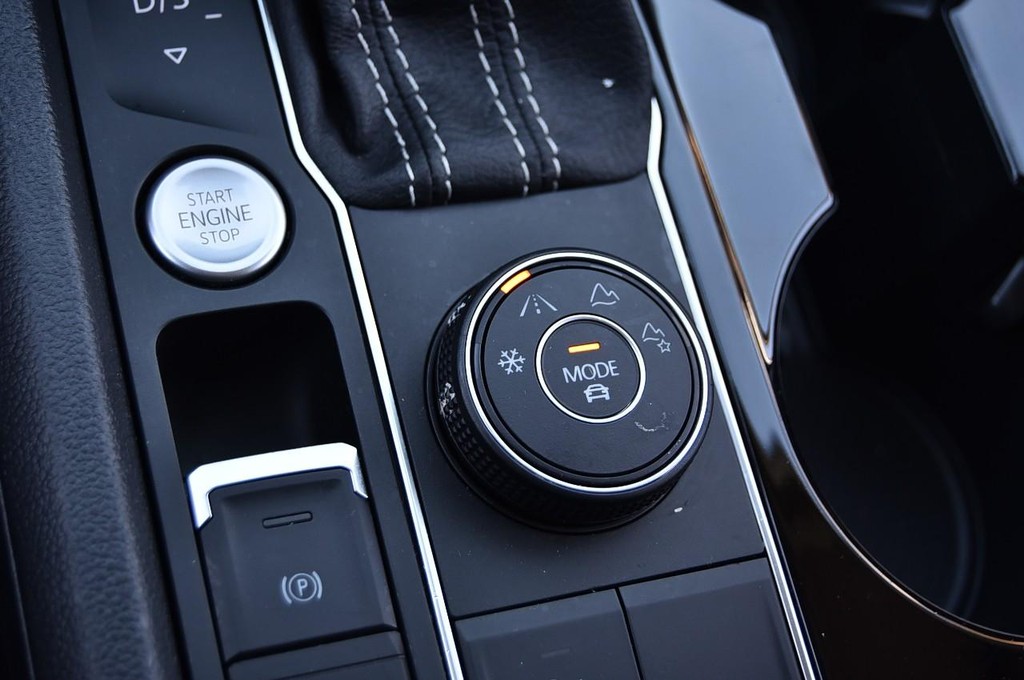 Volkswagen Atlas Vehicle Full-screen Gallery Image 17