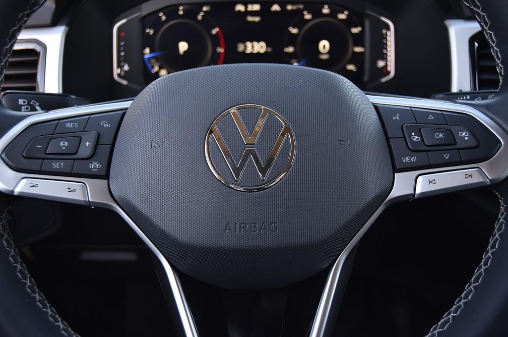 Volkswagen Atlas Vehicle Full-screen Gallery Image 18