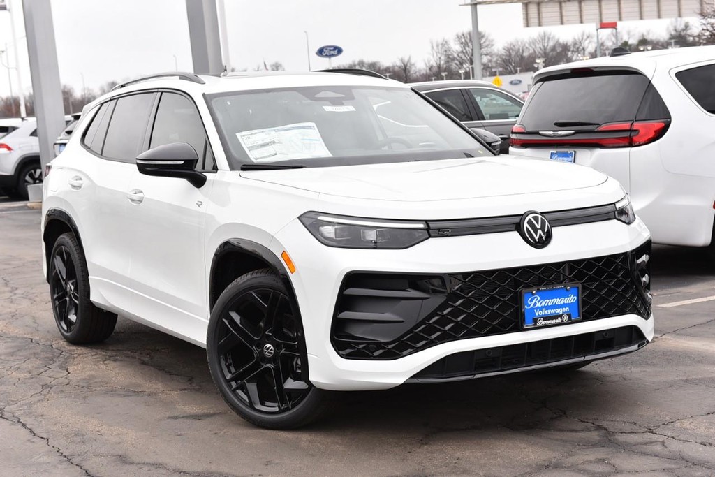 Volkswagen Tiguan Vehicle Full-screen Gallery Image 2