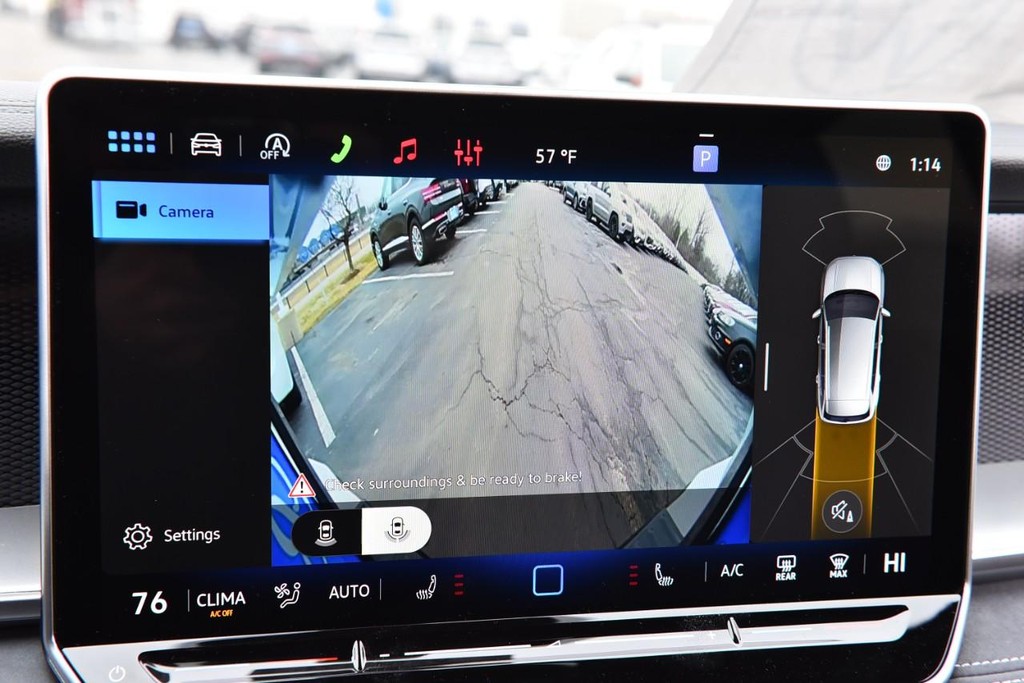 Volkswagen Tiguan Vehicle Full-screen Gallery Image 14