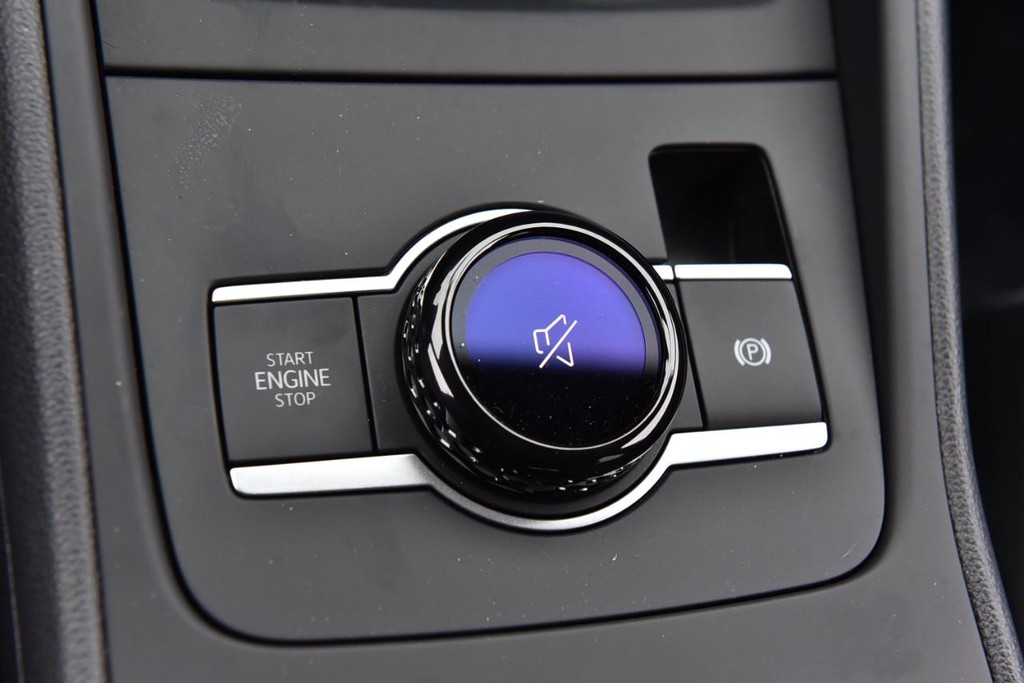 Volkswagen Tiguan Vehicle Full-screen Gallery Image 17