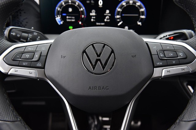 Volkswagen Tiguan Vehicle Image 18