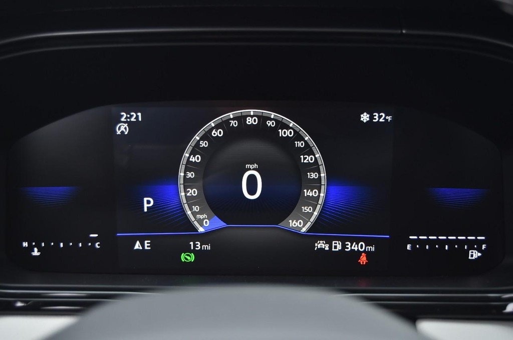 Volkswagen Taos Vehicle Full-screen Gallery Image 11