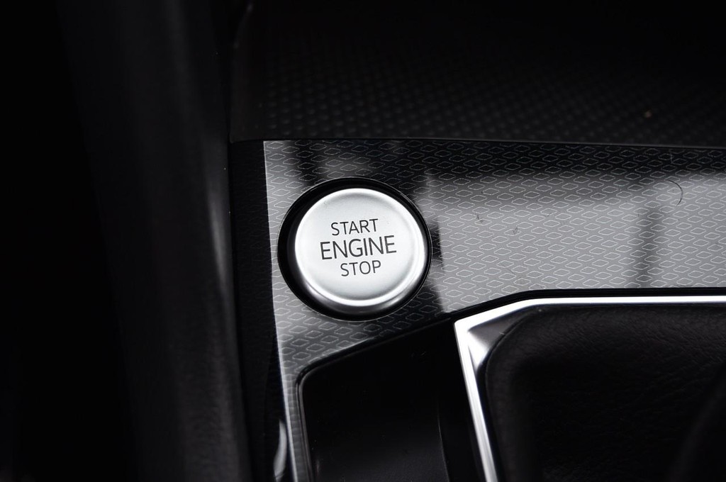 Volkswagen Taos Vehicle Full-screen Gallery Image 16