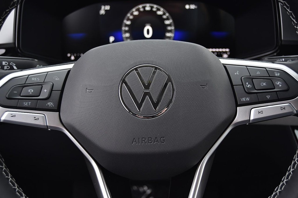 Volkswagen Taos Vehicle Full-screen Gallery Image 17