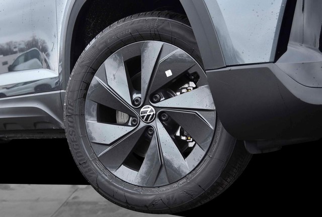 Volkswagen Taos Vehicle Image 03