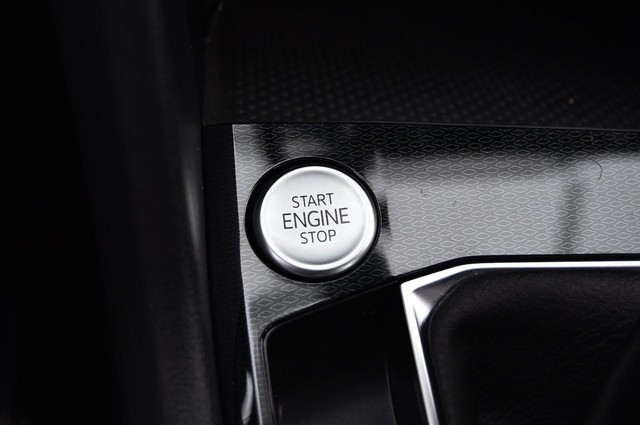 Volkswagen Taos Vehicle Image 16