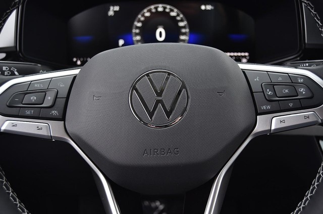 Volkswagen Taos Vehicle Image 17