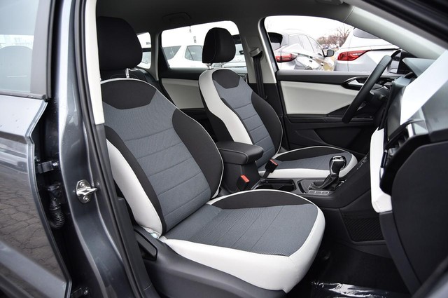 Volkswagen Taos Vehicle Image 19