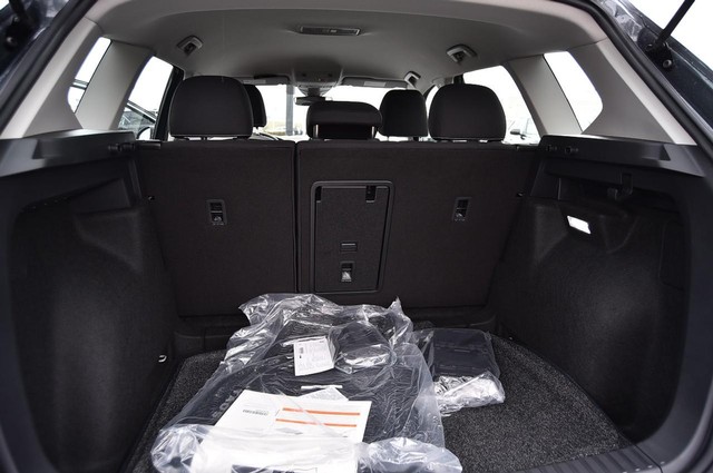 Volkswagen Taos Vehicle Image 21