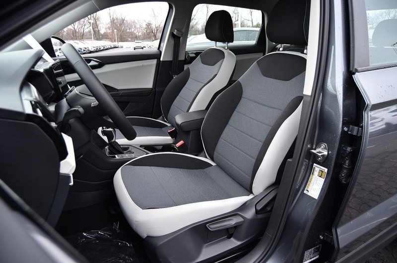 Volkswagen Taos Vehicle Image 18