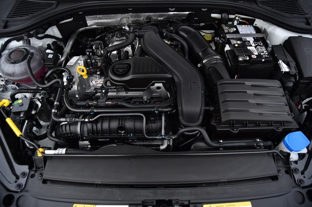 Volkswagen Jetta Vehicle Full-screen Gallery Image 23