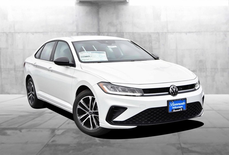 Volkswagen Jetta Vehicle Image 02