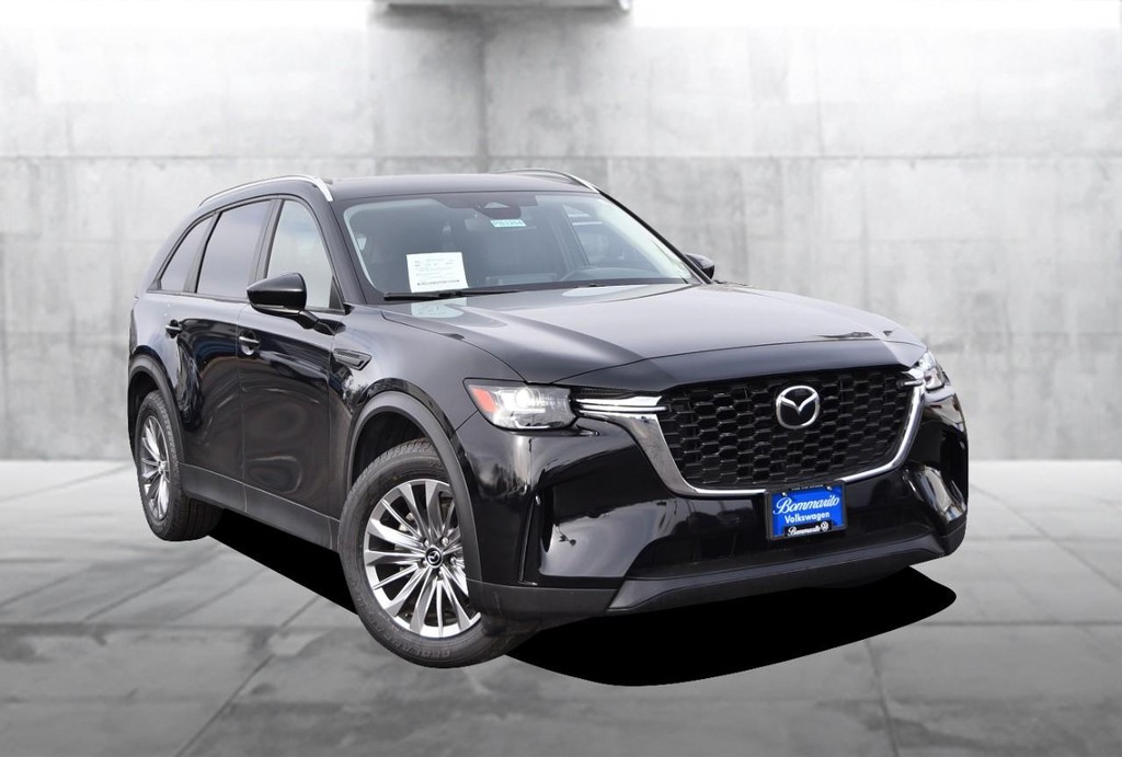 Mazda CX-90 Vehicle Full-screen Gallery Image 2
