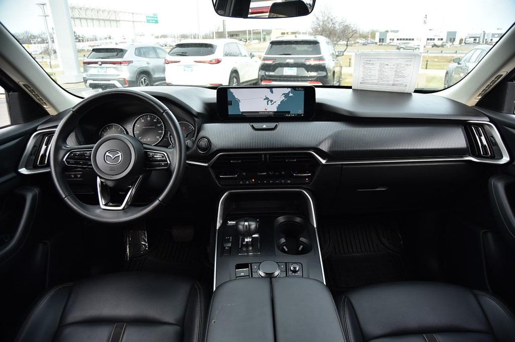 Mazda CX-90 Vehicle Full-screen Gallery Image 7