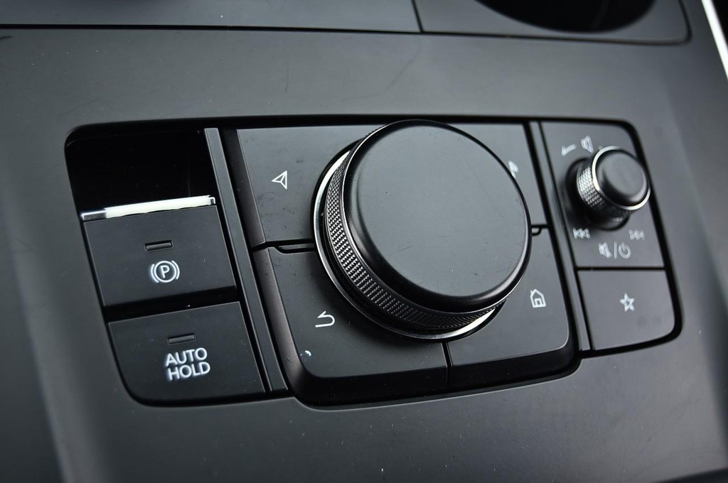 Mazda CX-90 Vehicle Full-screen Gallery Image 17