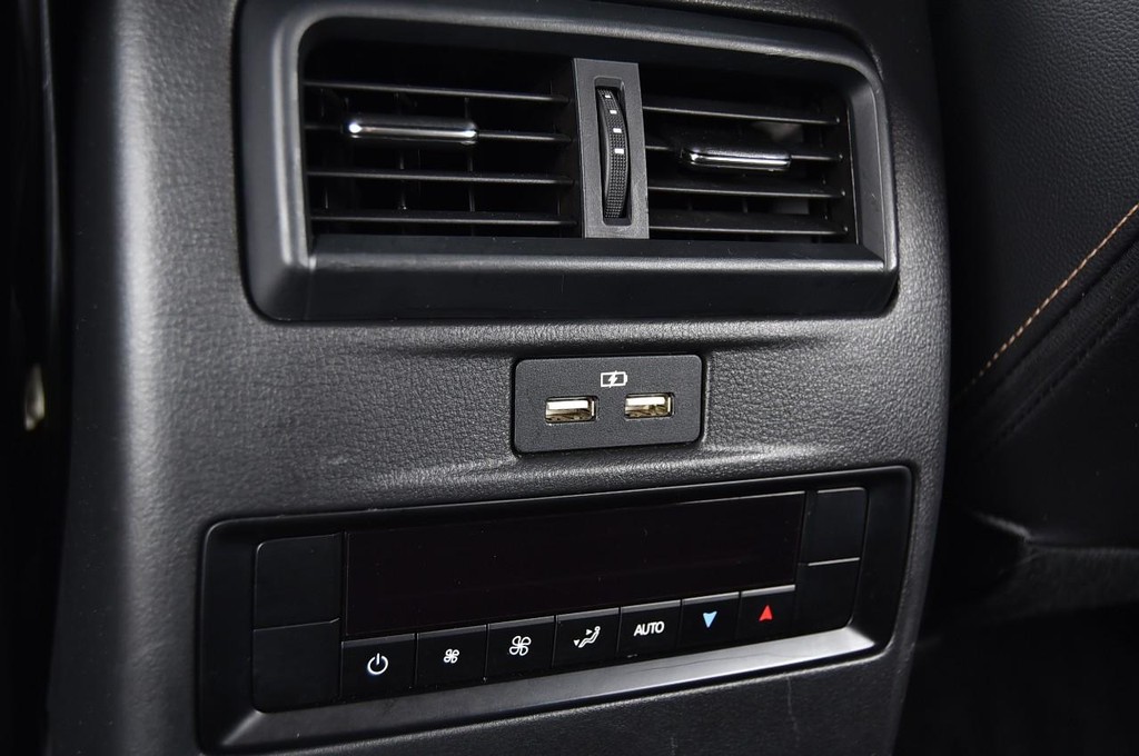 Mazda CX-90 Vehicle Full-screen Gallery Image 23