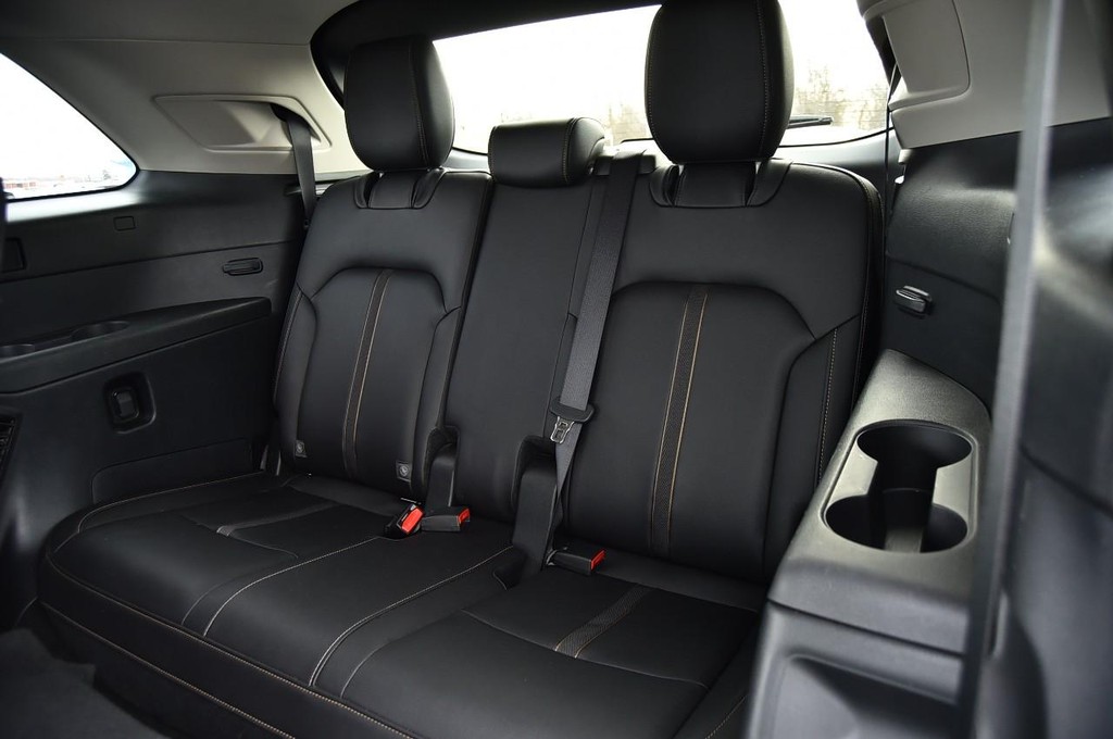 Mazda CX-90 Vehicle Full-screen Gallery Image 24