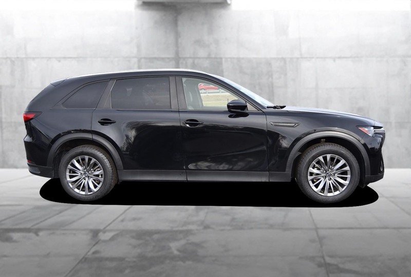 Mazda CX-90 Vehicle Image 05