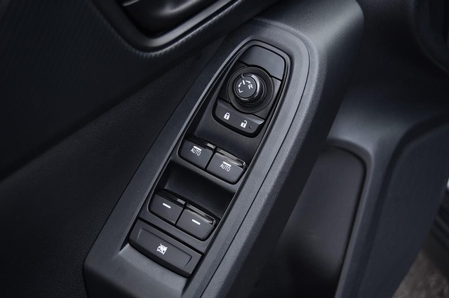 Subaru Crosstrek Vehicle Image 08