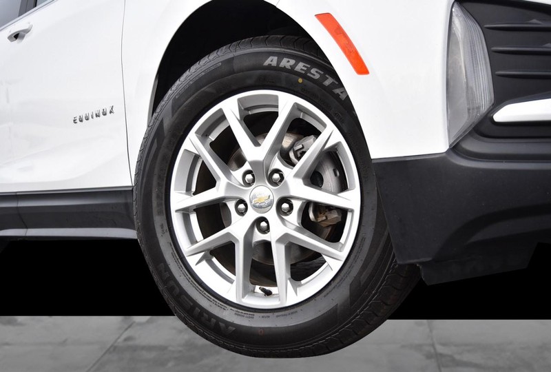 Chevrolet Equinox Vehicle Full-screen Gallery Image 03