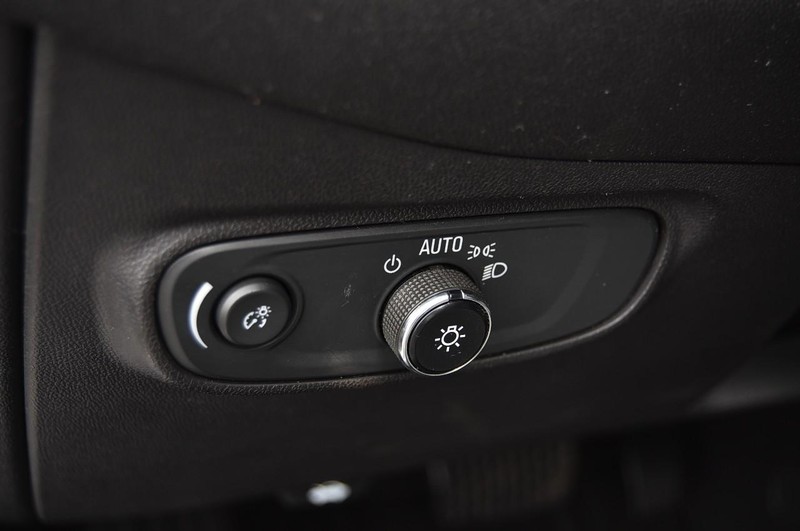 Chevrolet Equinox Vehicle Full-screen Gallery Image 09