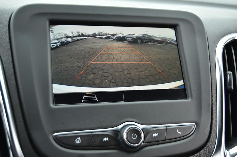 Chevrolet Equinox Vehicle Full-screen Gallery Image 11