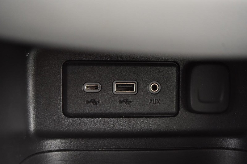 Chevrolet Equinox Vehicle Full-screen Gallery Image 14