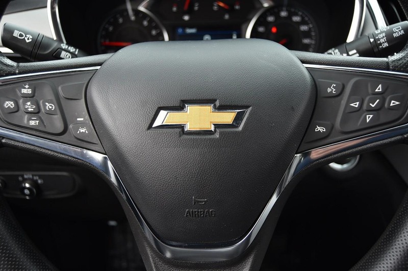 Chevrolet Equinox Vehicle Full-screen Gallery Image 16