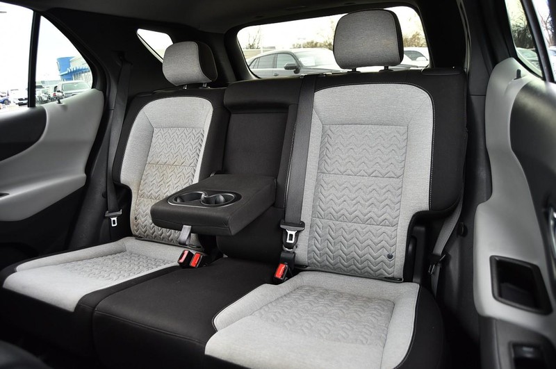 Chevrolet Equinox Vehicle Full-screen Gallery Image 19