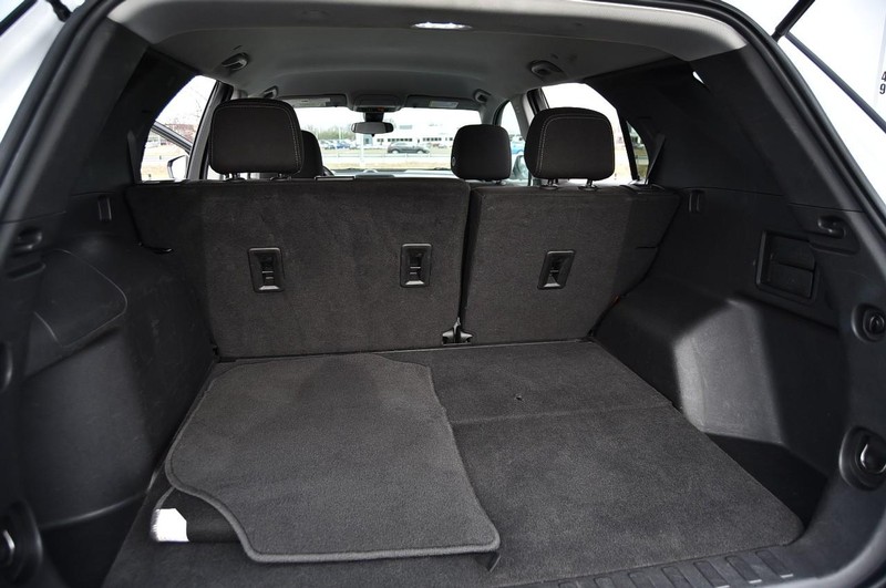 Chevrolet Equinox Vehicle Full-screen Gallery Image 22