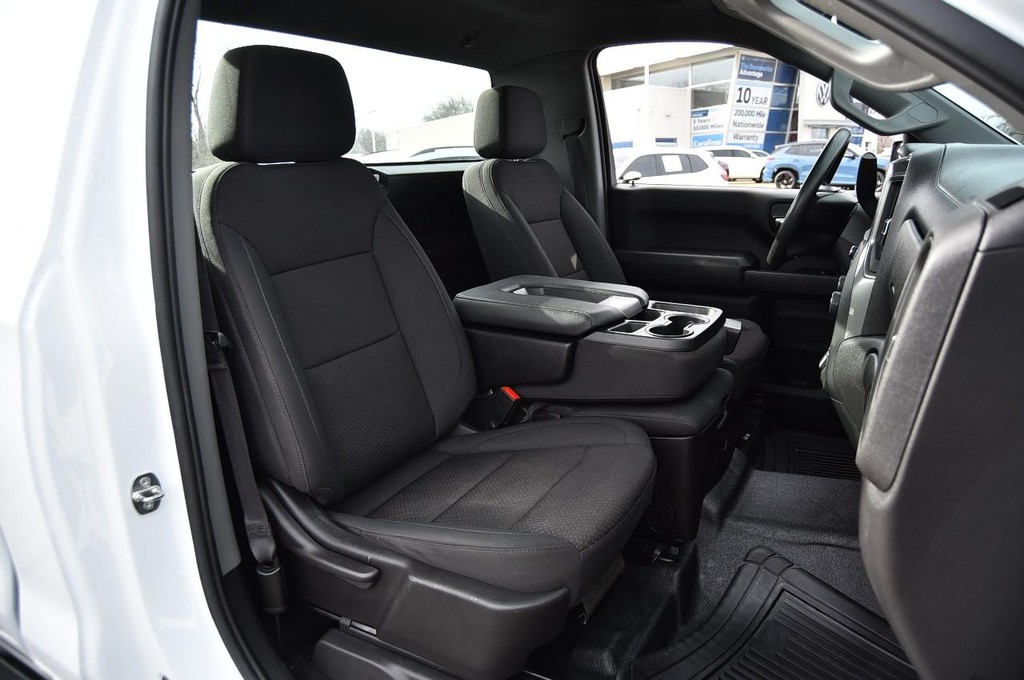 Chevrolet Silverado 1500 Vehicle Full-screen Gallery Image 20