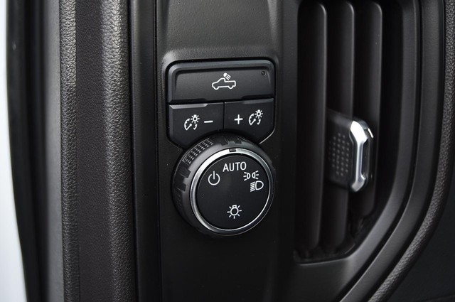 Chevrolet Silverado 1500 Vehicle Image 11