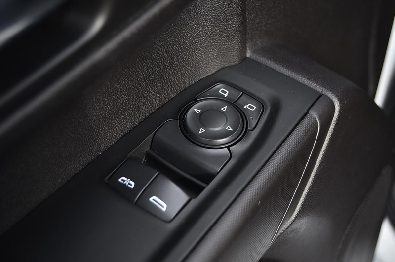 Chevrolet Silverado 1500 Vehicle Full-screen Gallery Image 10