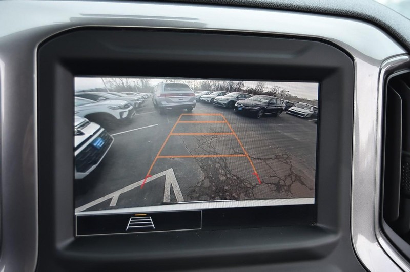 Chevrolet Silverado 1500 Vehicle Full-screen Gallery Image 13