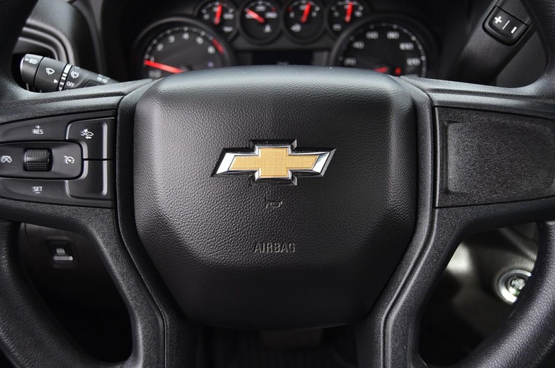 Chevrolet Silverado 1500 Vehicle Full-screen Gallery Image 18