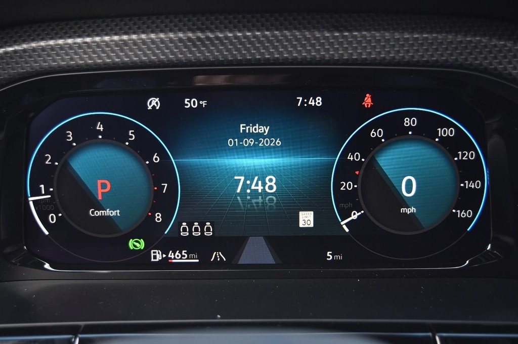 Volkswagen Atlas Cross Sport Vehicle Full-screen Gallery Image 12