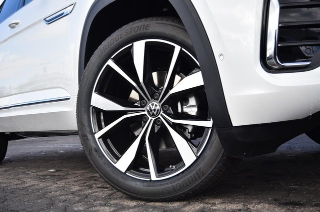 Volkswagen Atlas Cross Sport Vehicle Image 03