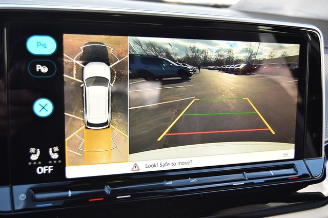 Volkswagen Atlas Cross Sport Vehicle Image 13