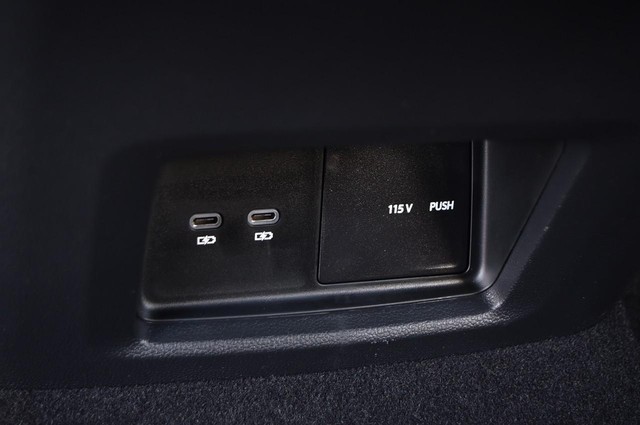 Volkswagen Atlas Cross Sport Vehicle Image 24