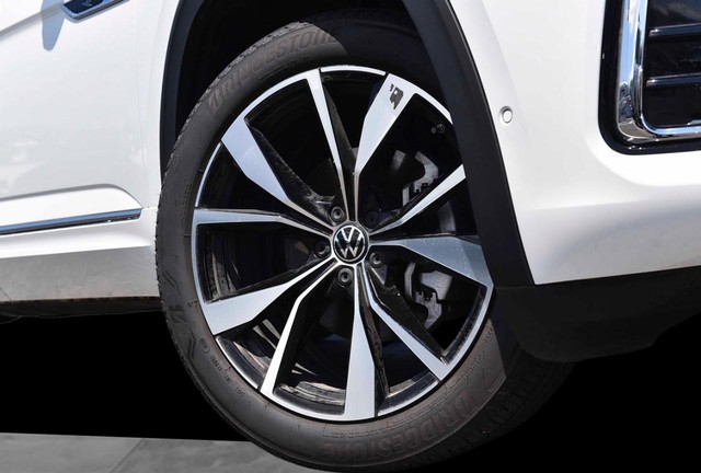 Volkswagen Atlas Vehicle Image 03