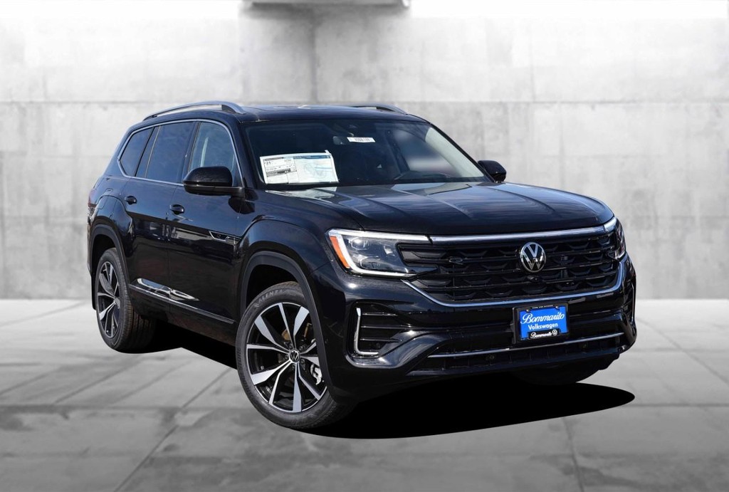 Volkswagen Atlas Vehicle Full-screen Gallery Image 2