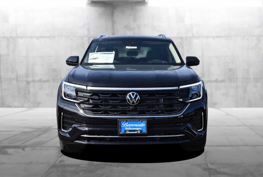 Volkswagen Atlas Vehicle Full-screen Gallery Image 4