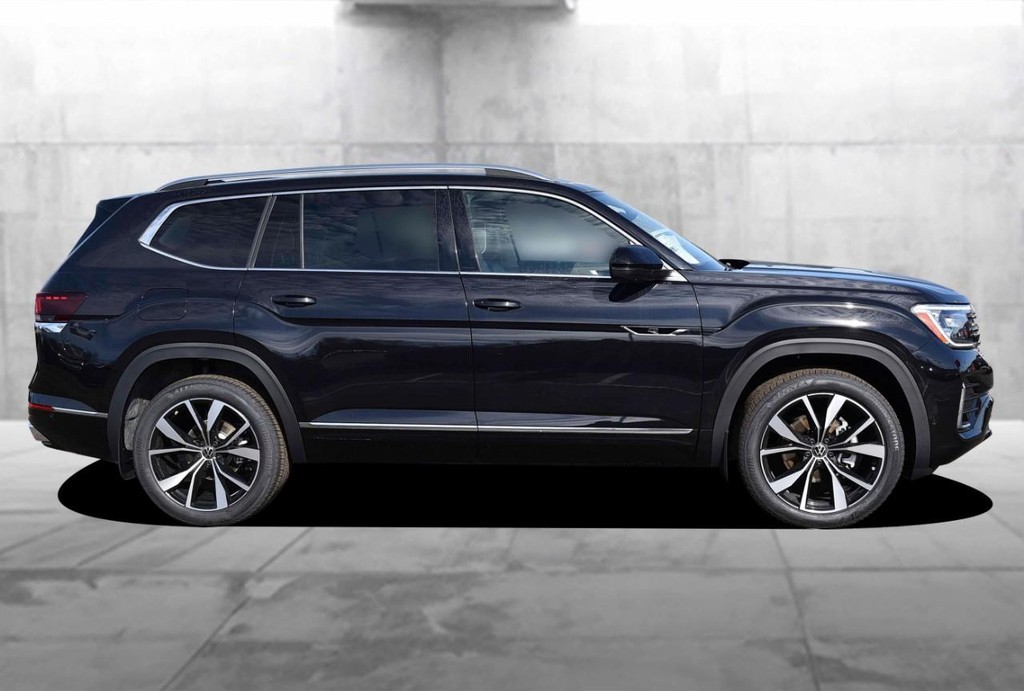 Volkswagen Atlas Vehicle Full-screen Gallery Image 5